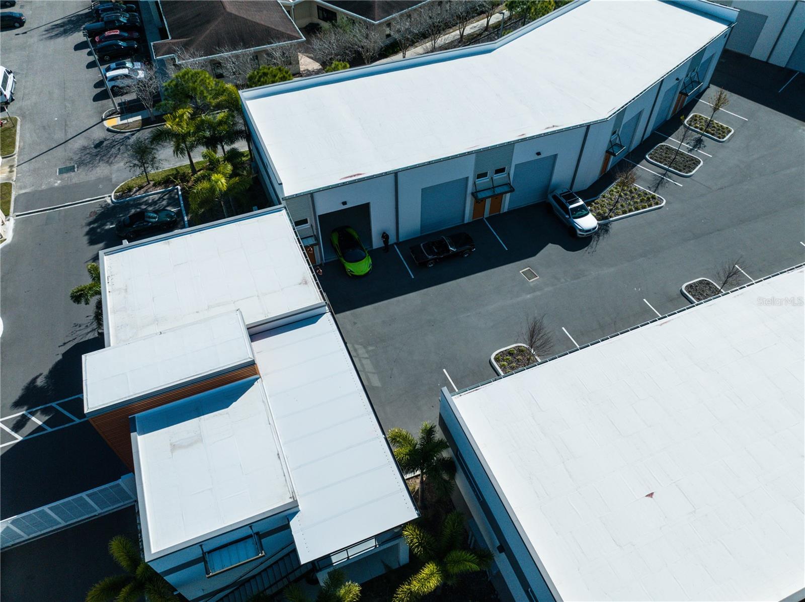 MOTOCAVE A NON-RESIDENTIAL CONDO - Commercial Sale