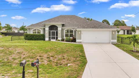 Photo of 3225 NW 2nd Place, Cape Coral, FL 33993 (MLS # D6147791)
