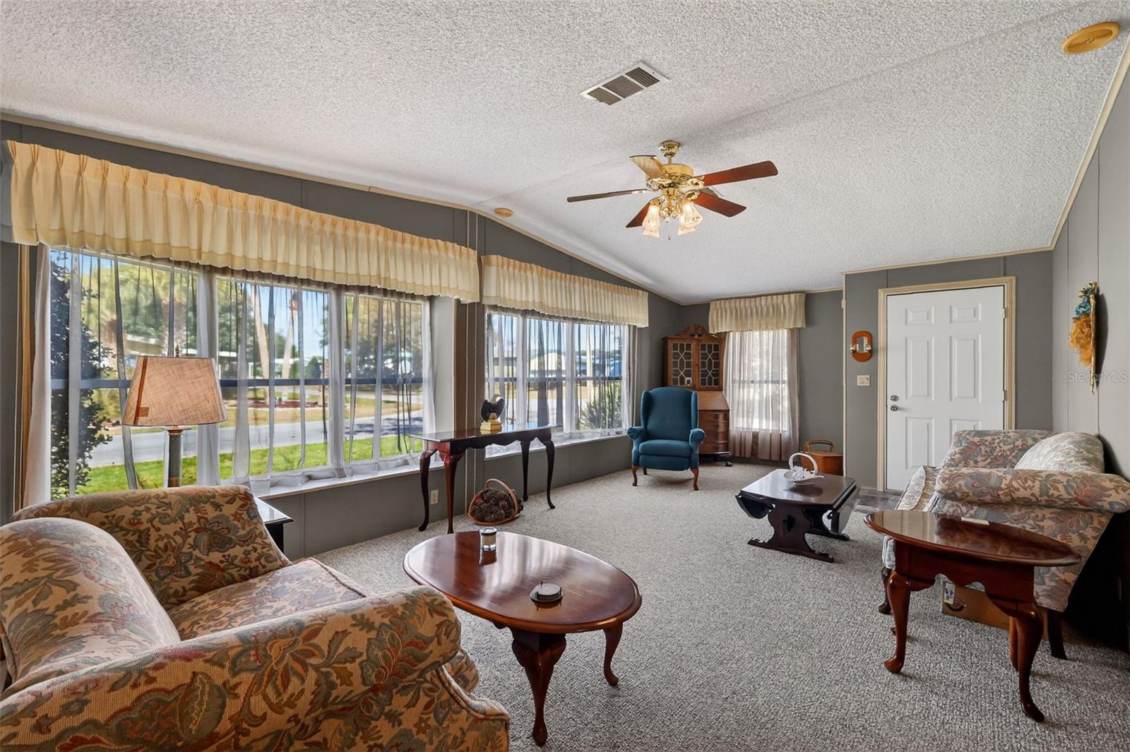 TAVARES FOX RUN MOBILE HOME - Residential