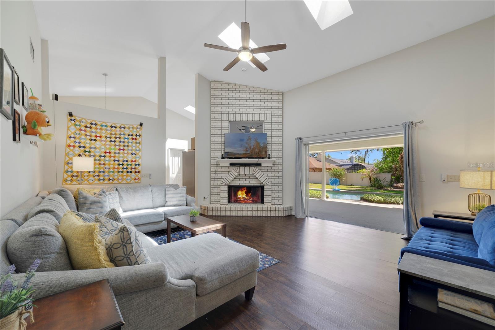 WILLOW RUN - Residential