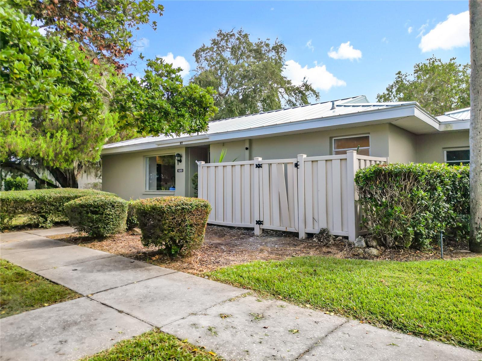 THE BAY VILLAS - Residential