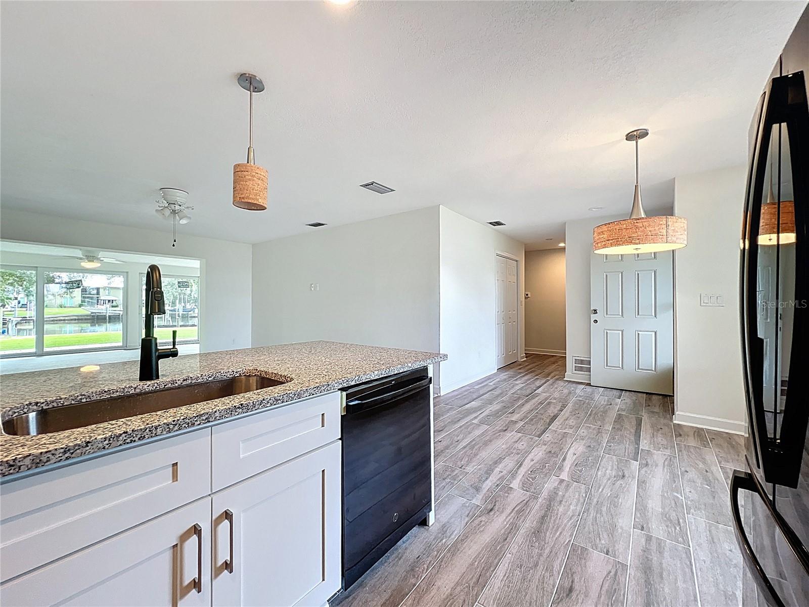 THE BAY VILLAS - Residential