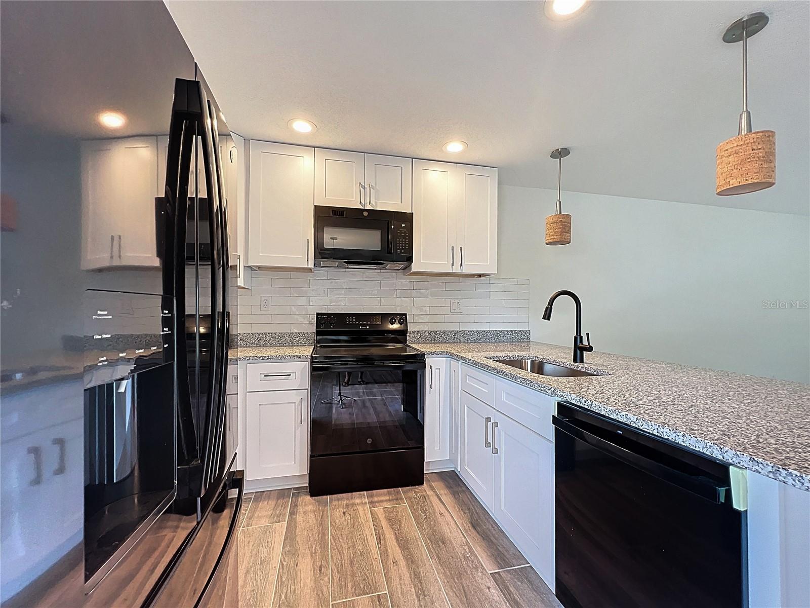 THE BAY VILLAS - Residential