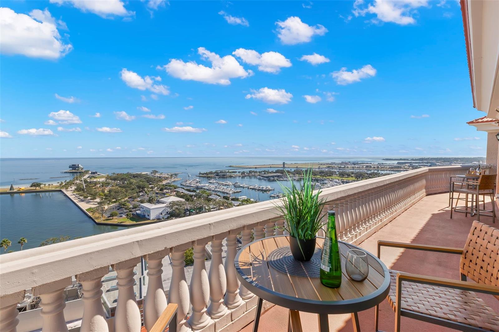 288 BEACH DRIVE NE PH-2A