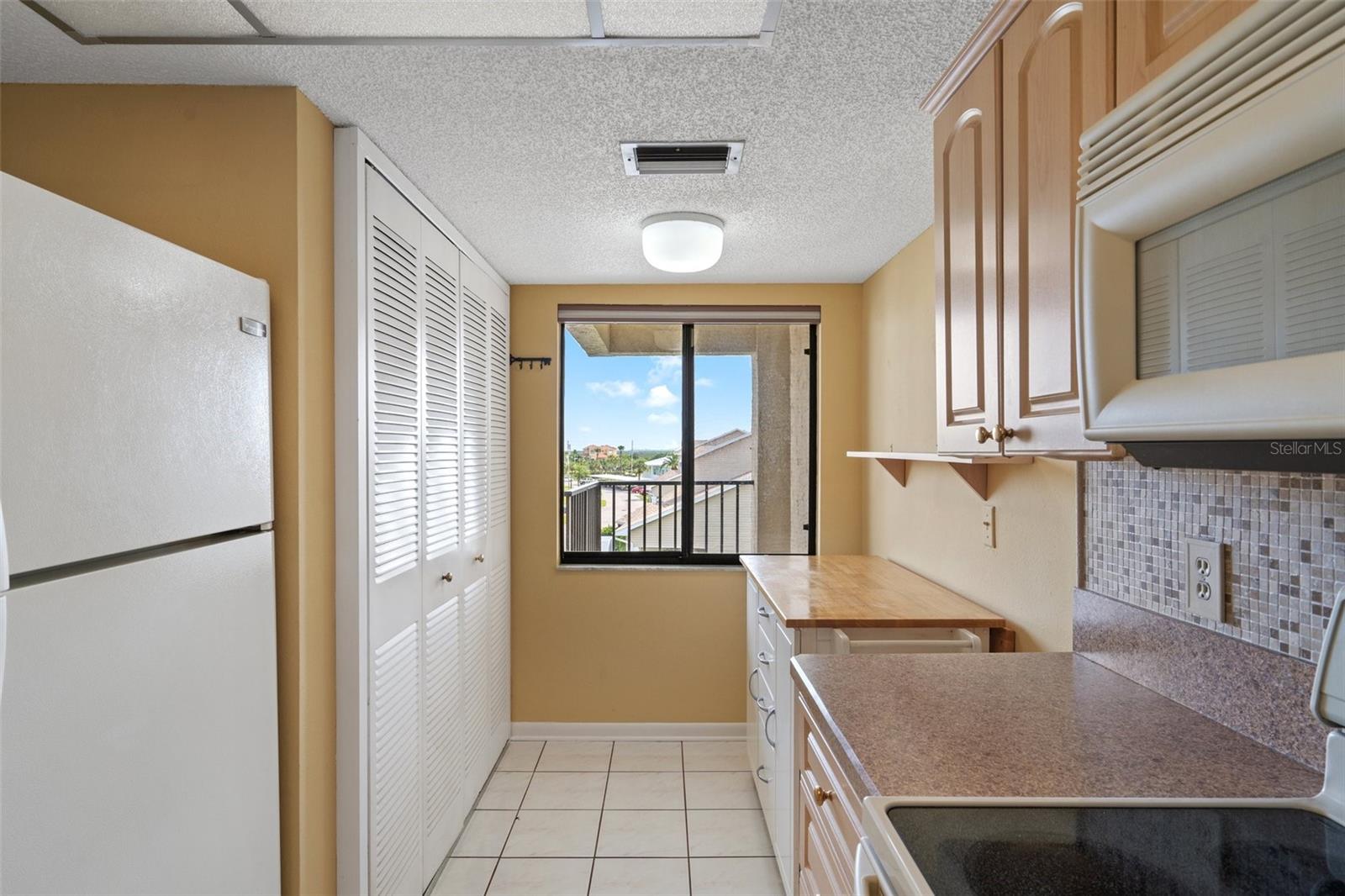 SAND PEBBLE POINTE CONDO 01 - Residential Lease