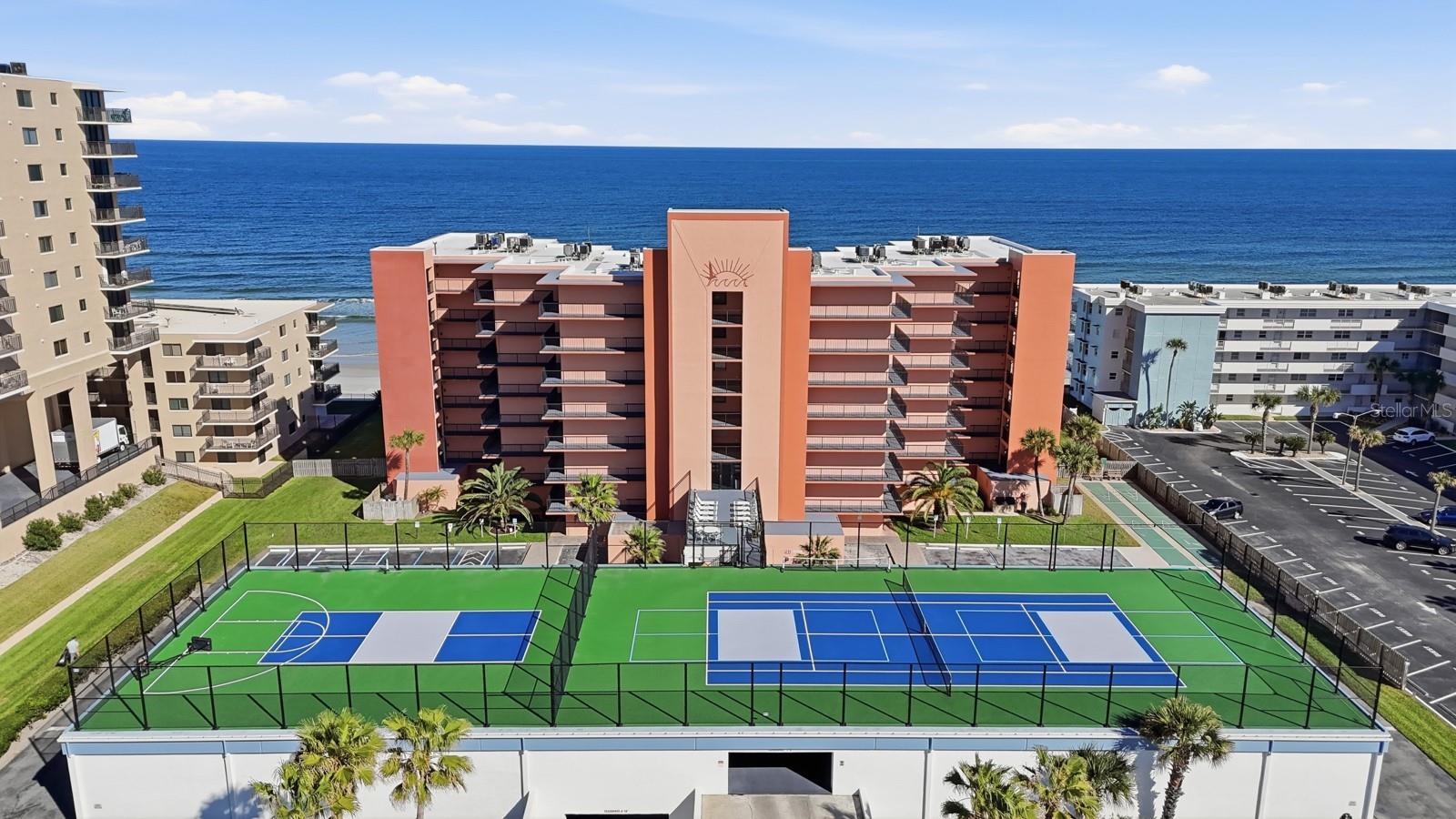 SUNRISE CONDO - Residential