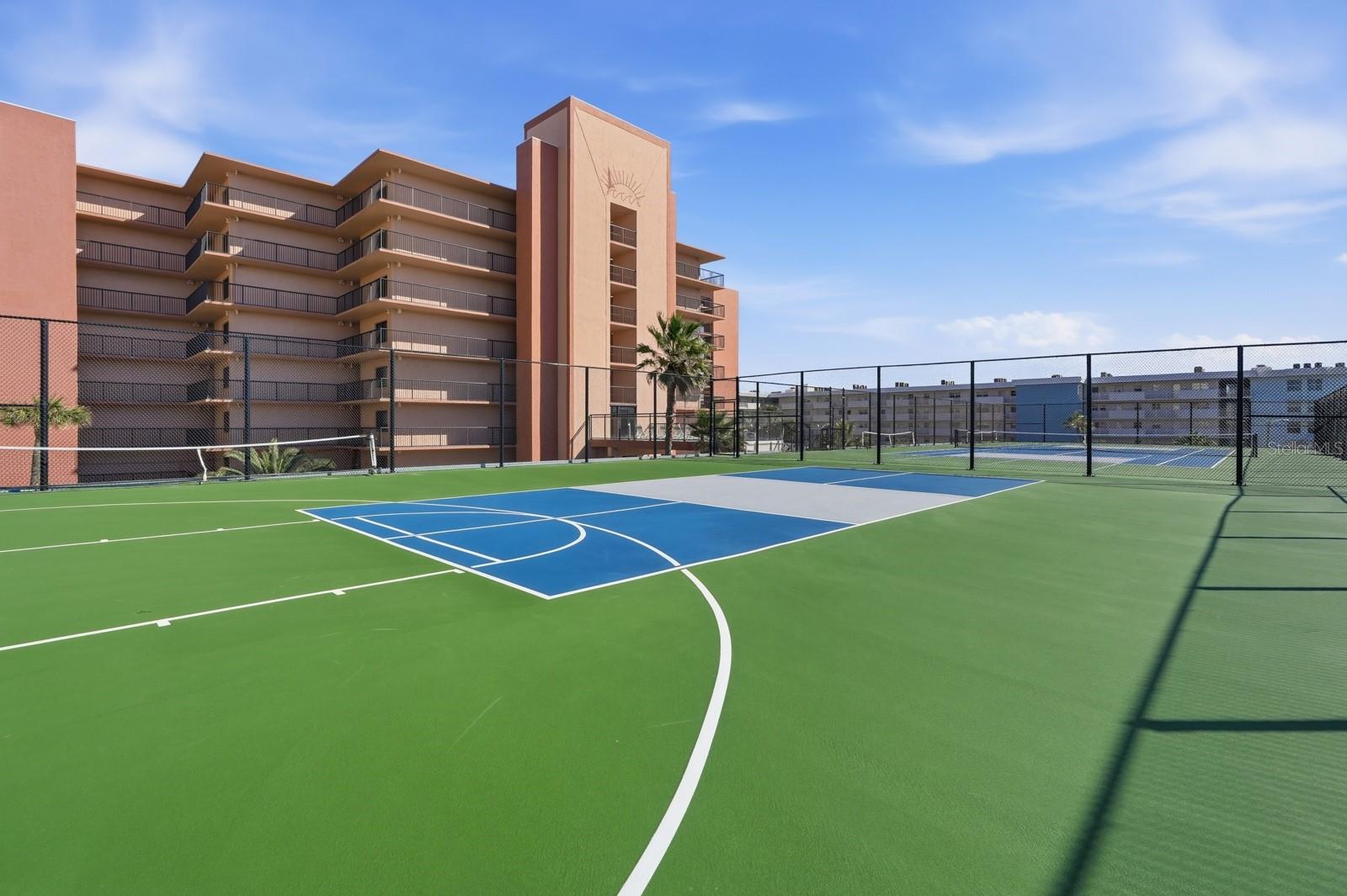 SUNRISE CONDO - Residential