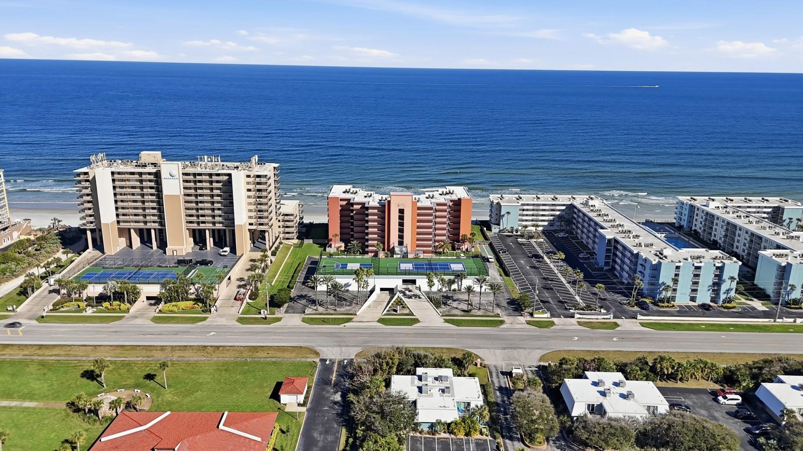 SUNRISE CONDO - Residential