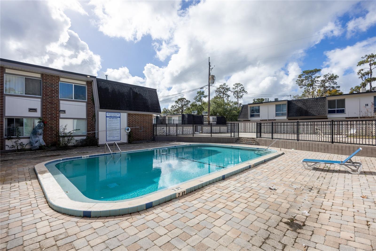 SUMMIT HOUSE - Residential