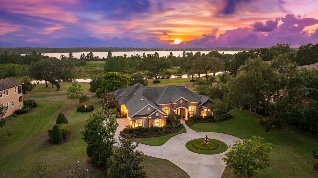 Photo of 10614 Low Oak Ter, Thonotosassa, FL 33592 (MLS # TB8377759)