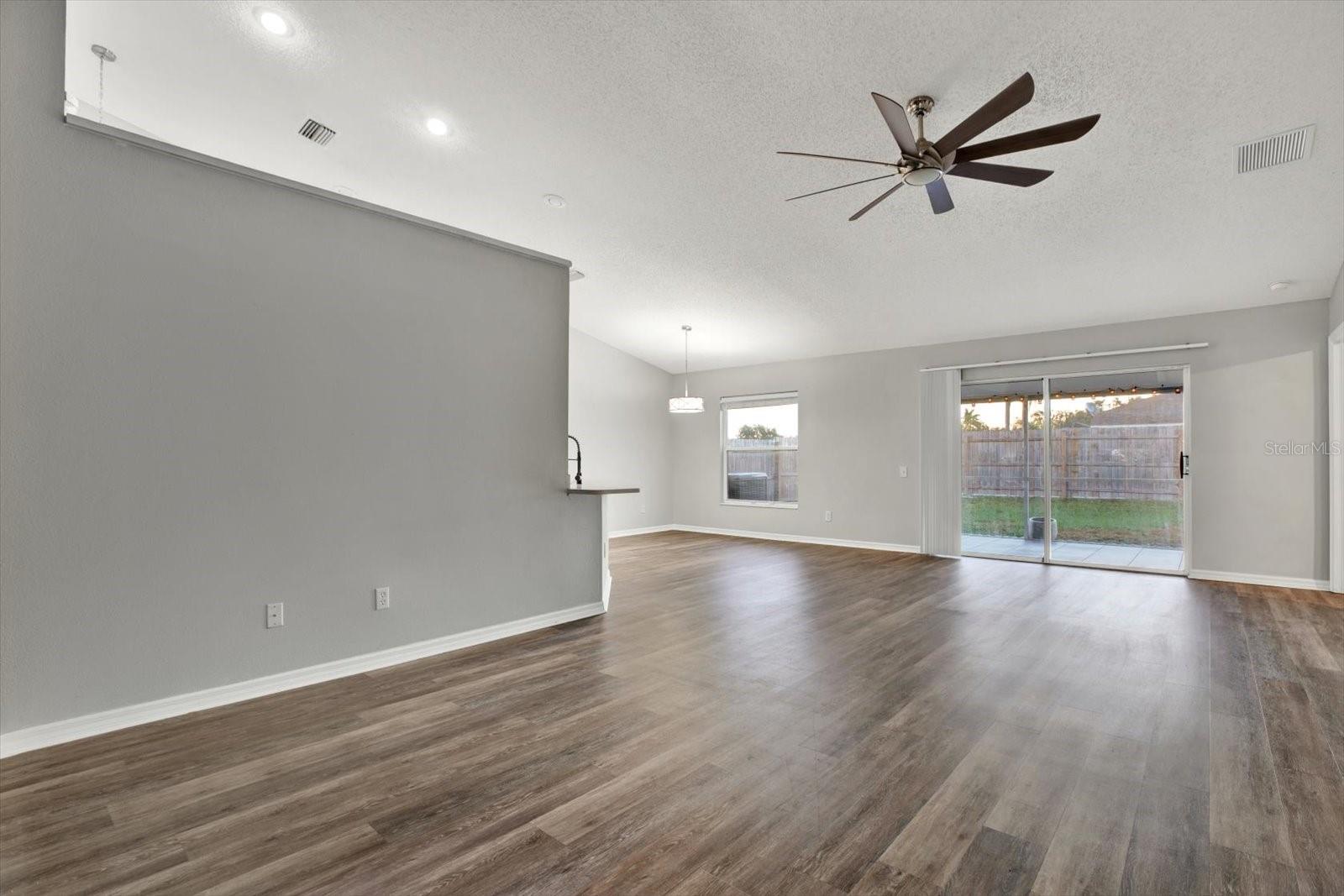 12612 MIDPOINTE DR