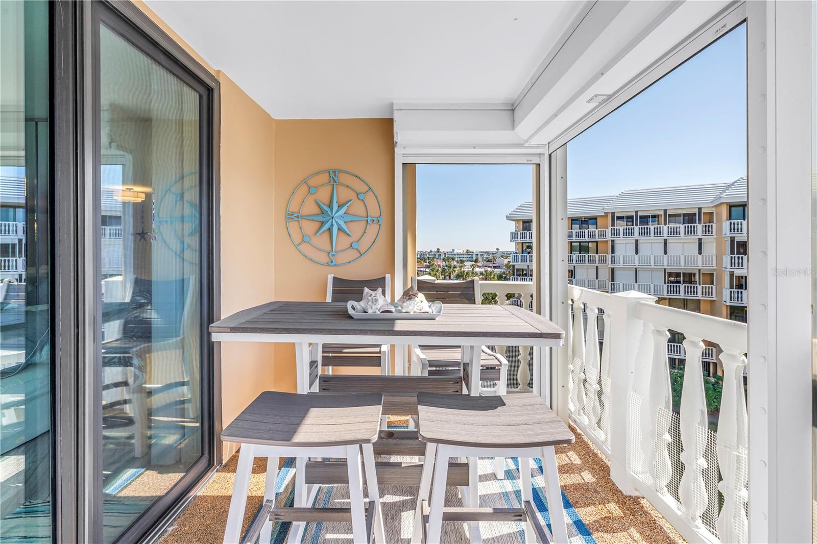 SILVER SANDS BEACH & RACQUET CLUB - Residential