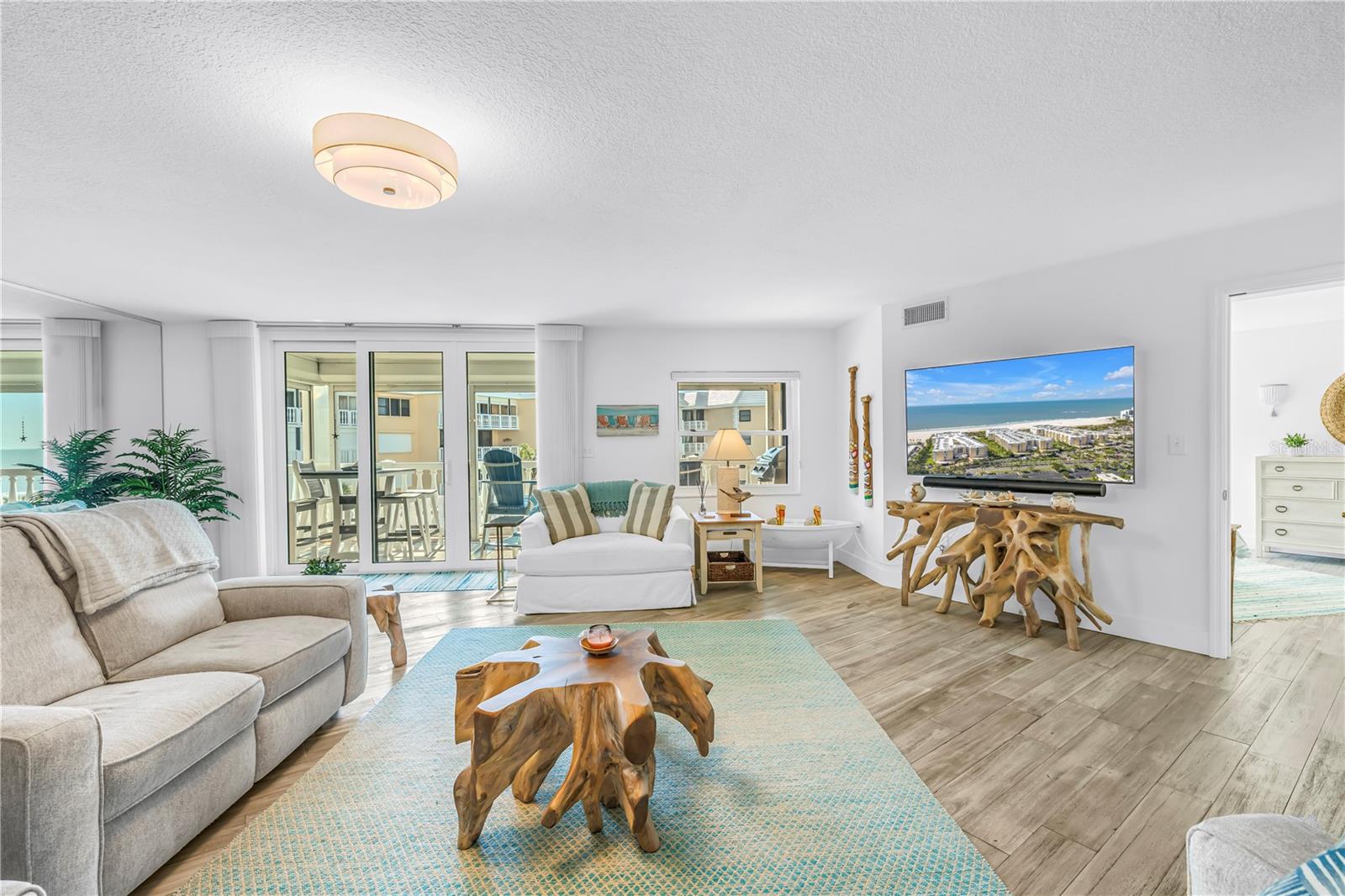 SILVER SANDS BEACH & RACQUET CLUB - Residential