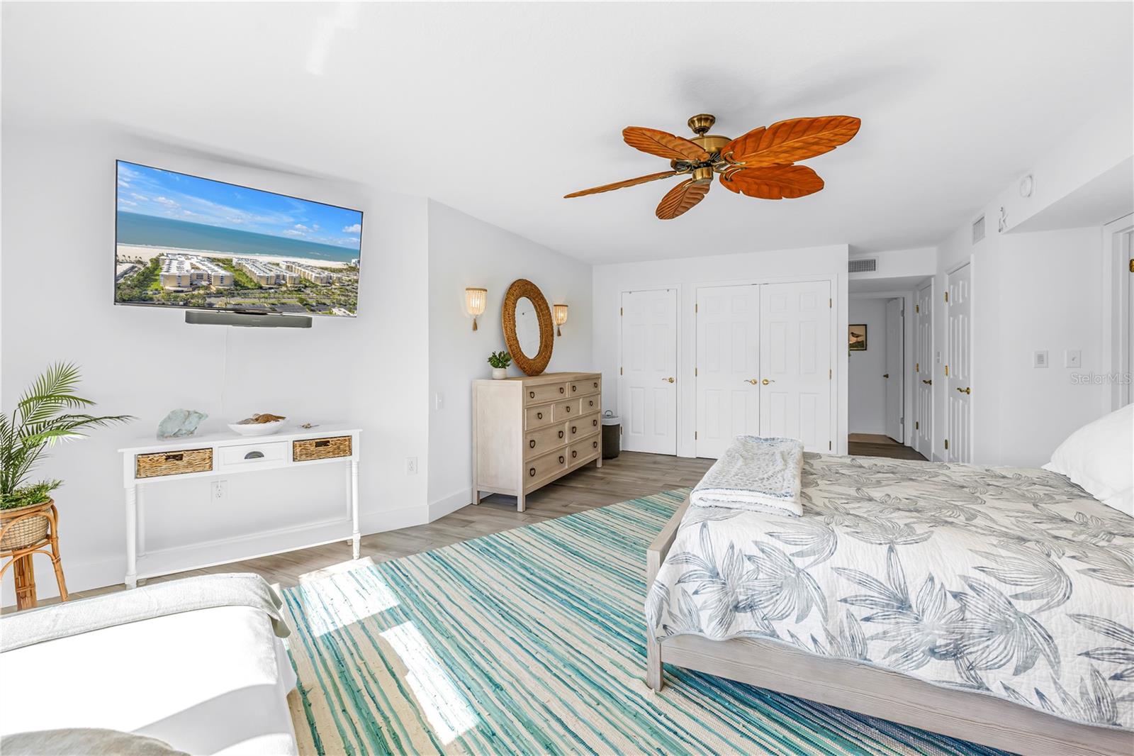 SILVER SANDS BEACH & RACQUET CLUB - Residential