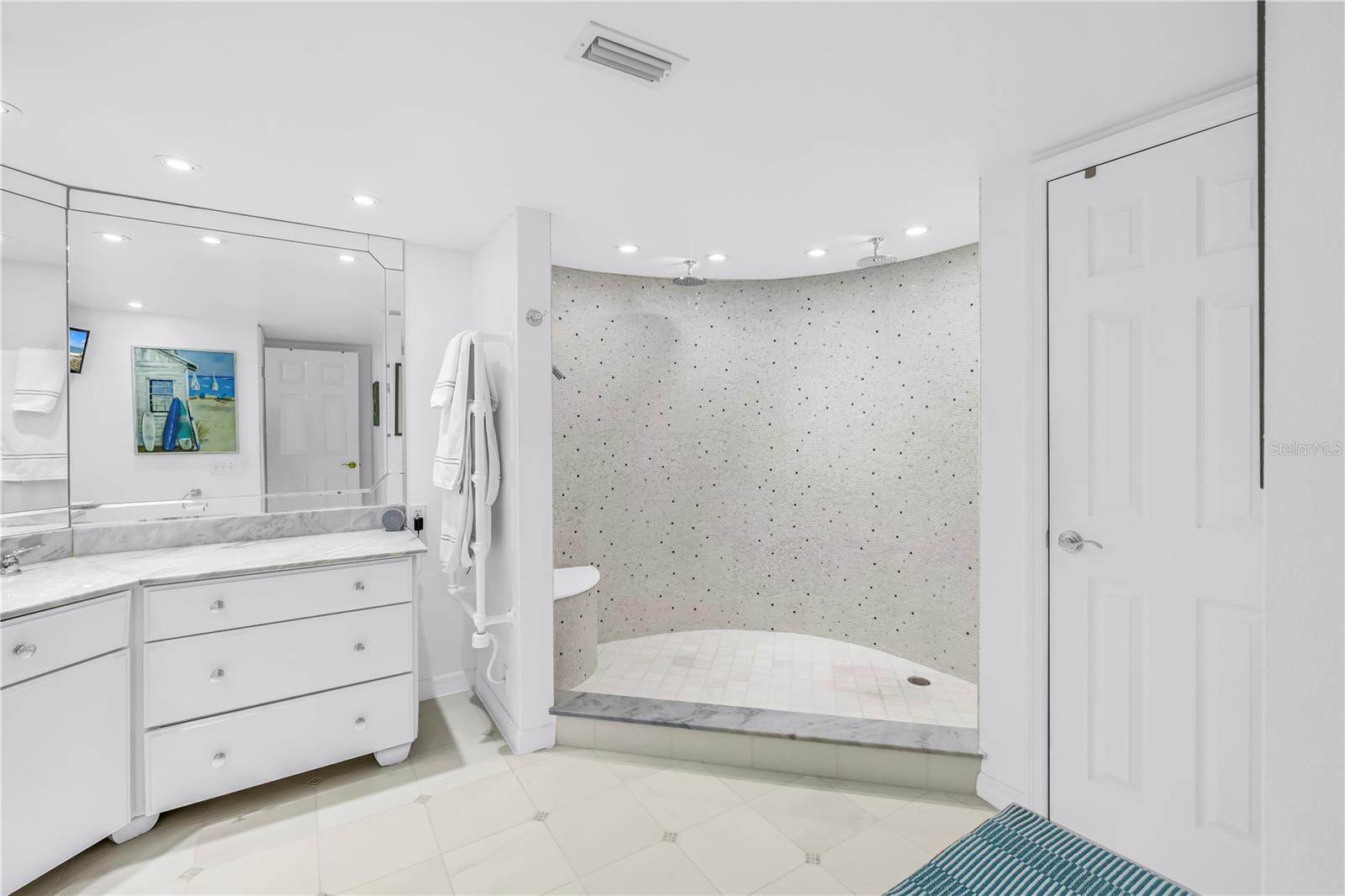 SILVER SANDS BEACH & RACQUET CLUB - Residential