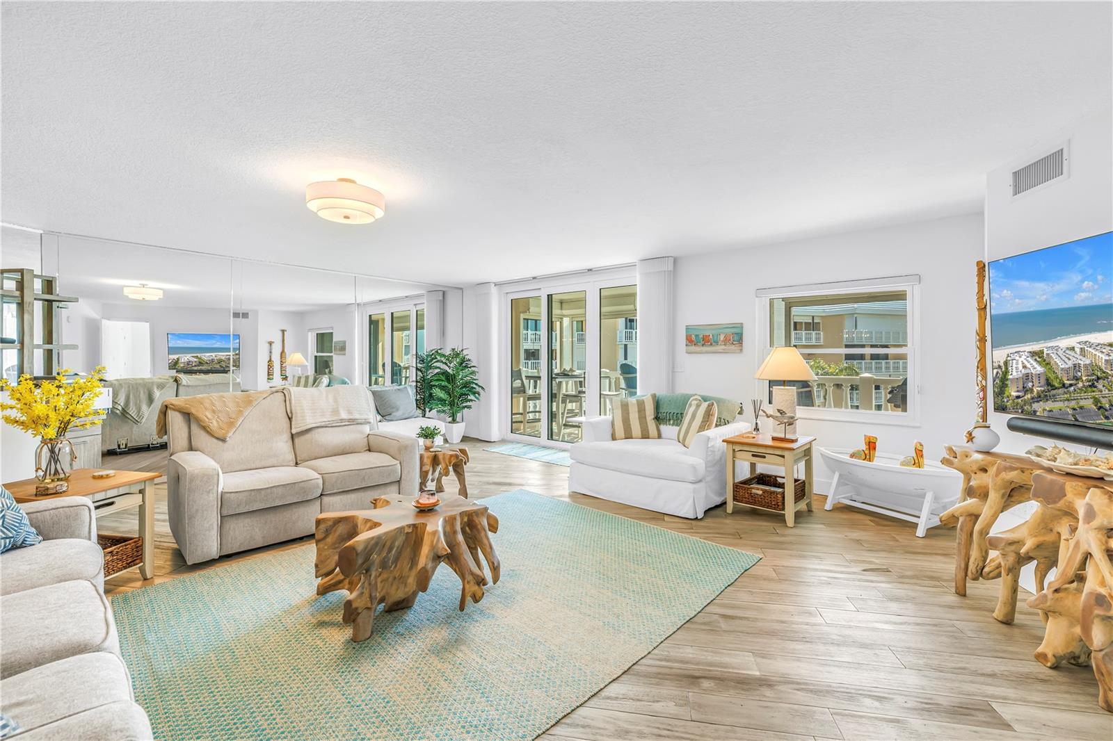 SILVER SANDS BEACH & RACQUET CLUB - Residential