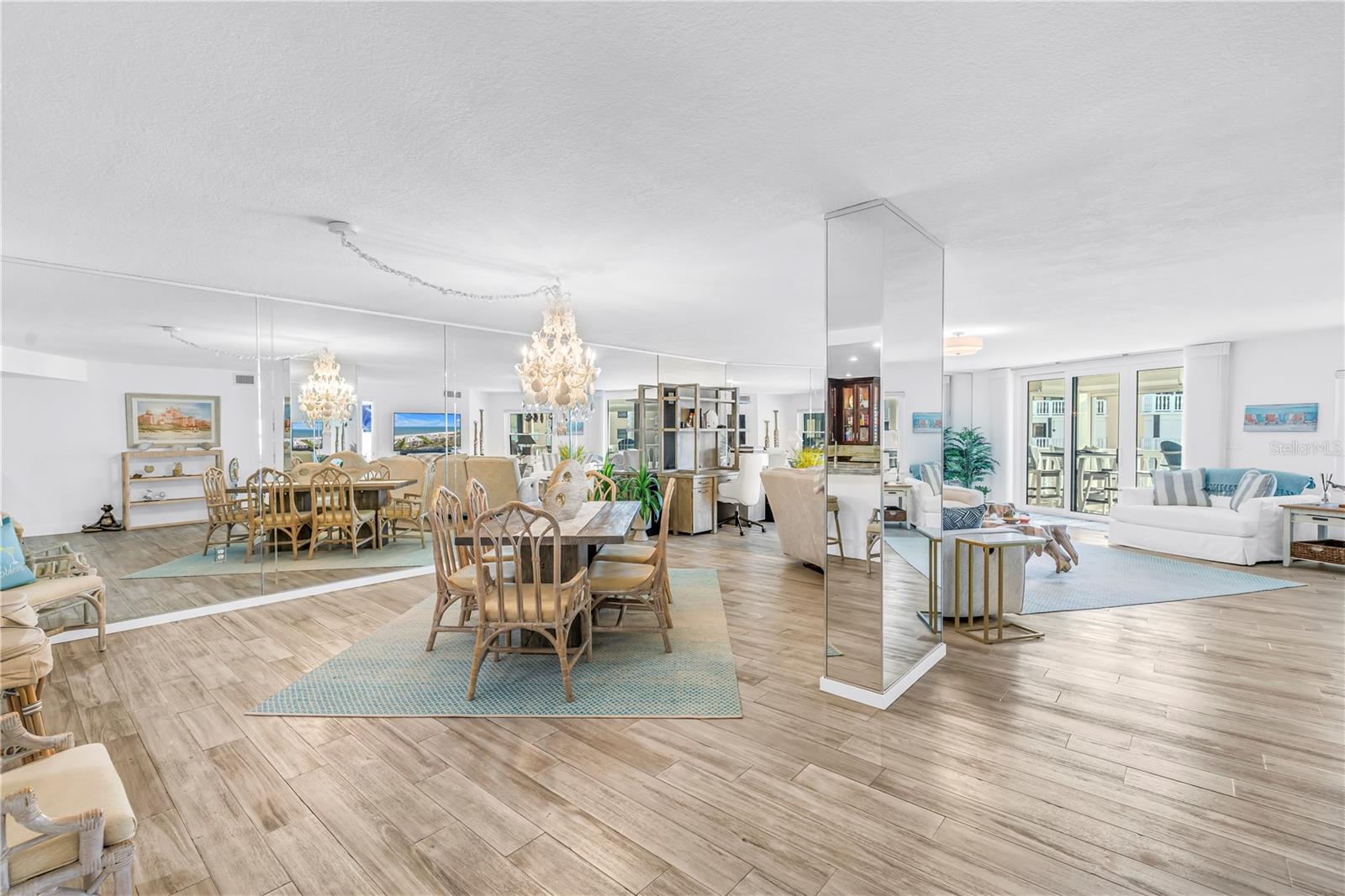 SILVER SANDS BEACH & RACQUET CLUB - Residential