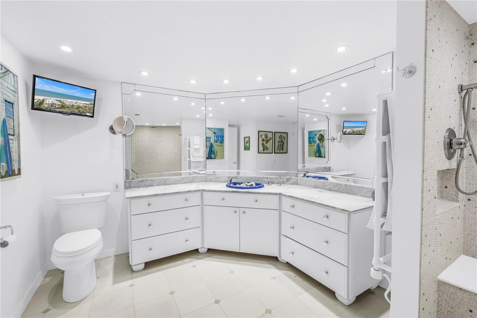 SILVER SANDS BEACH & RACQUET CLUB - Residential