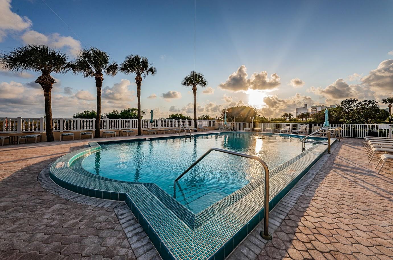 SILVER SANDS BEACH & RACQUET CLUB - Residential