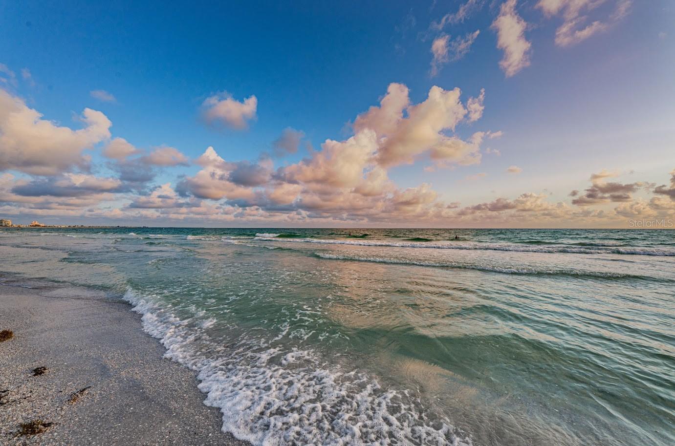 SILVER SANDS BEACH & RACQUET CLUB - Residential