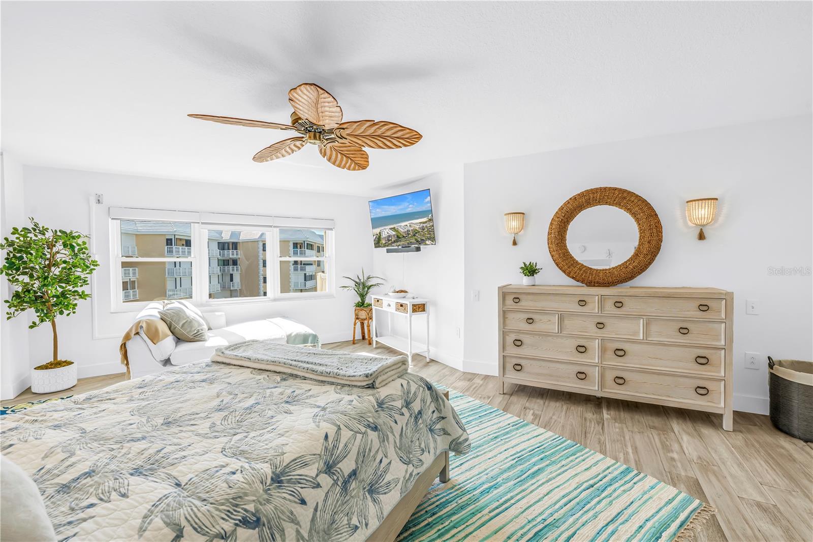 SILVER SANDS BEACH & RACQUET CLUB - Residential