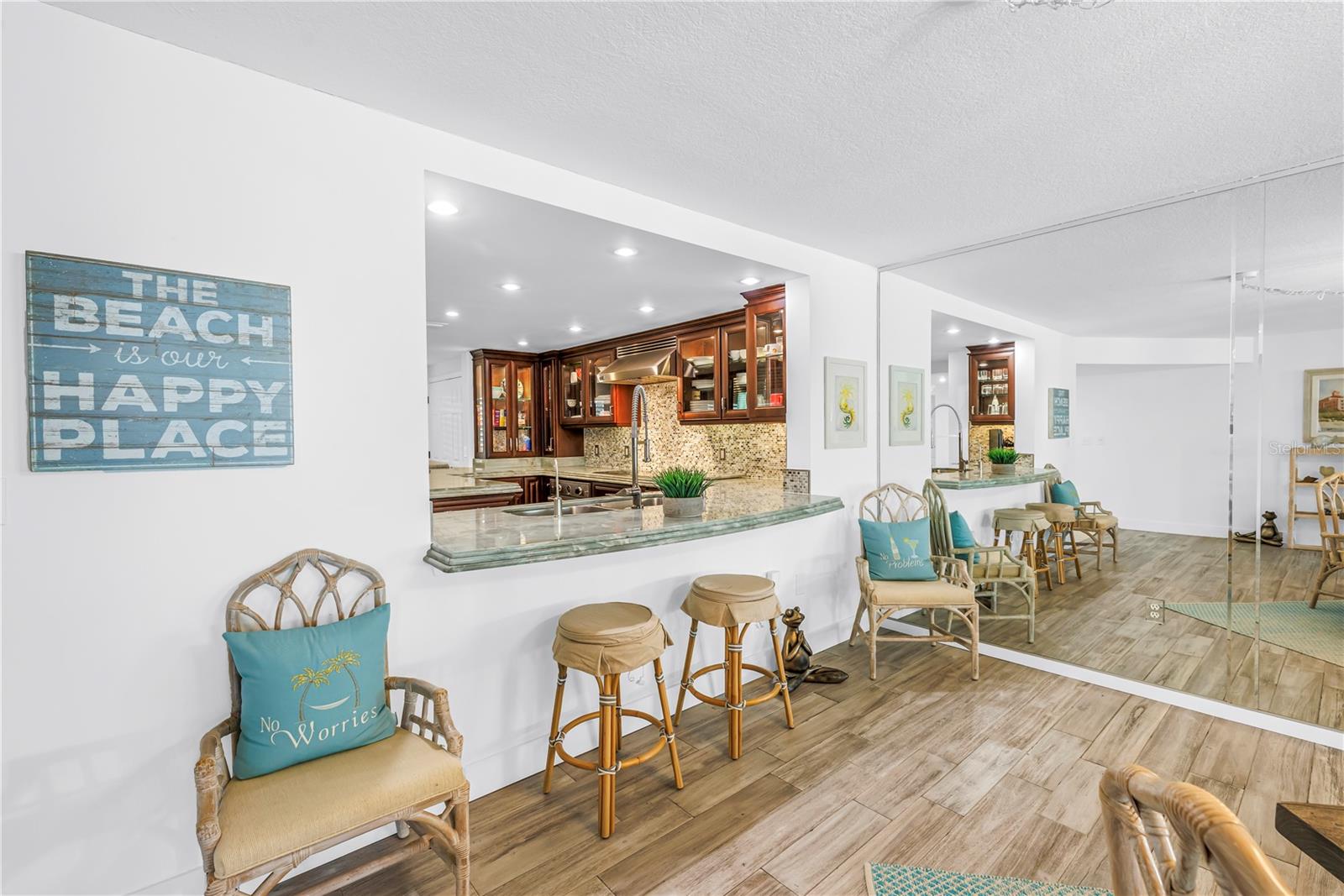 SILVER SANDS BEACH & RACQUET CLUB - Residential