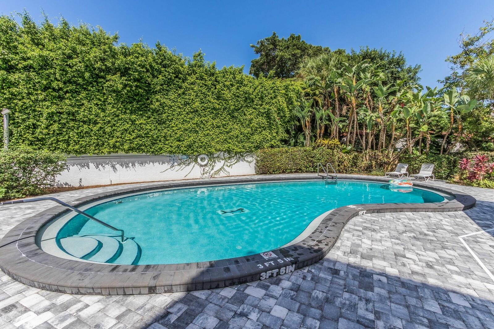 SILVER KING CONDO PH 1 - Residential