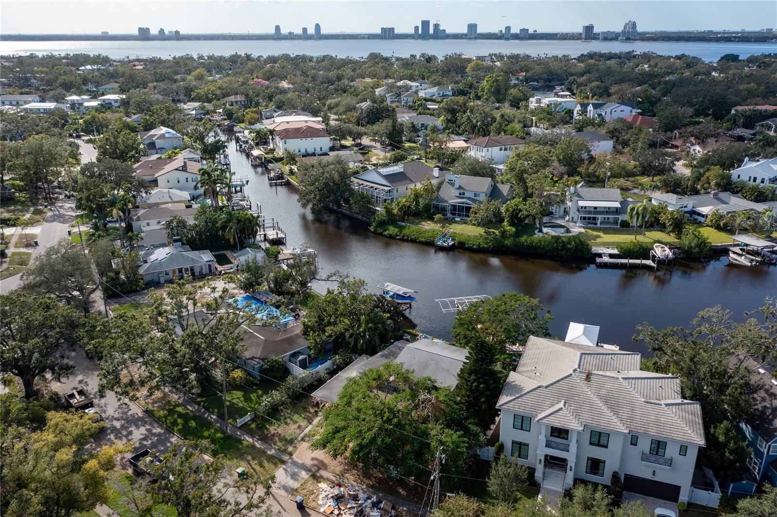 DAVIS ISLANDS PB10 PG52 TO 57 - Residential