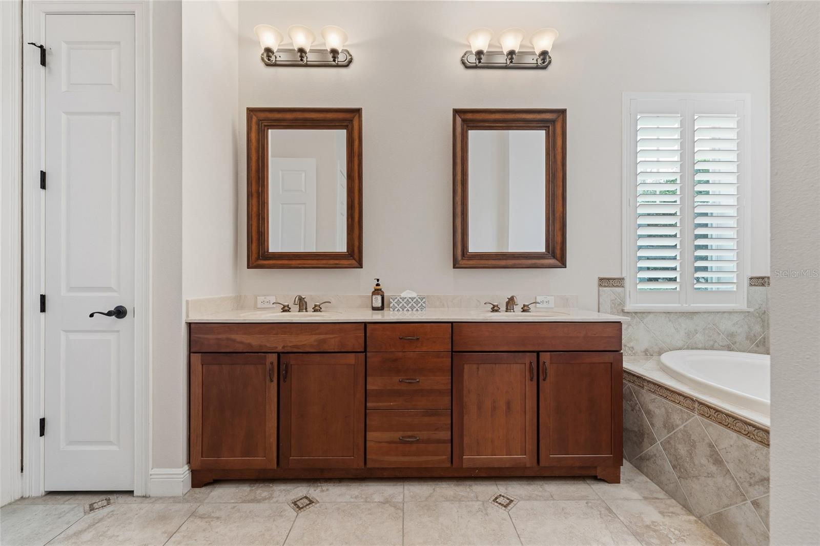 BALDWIN PARK UT 01 50 121 - Residential