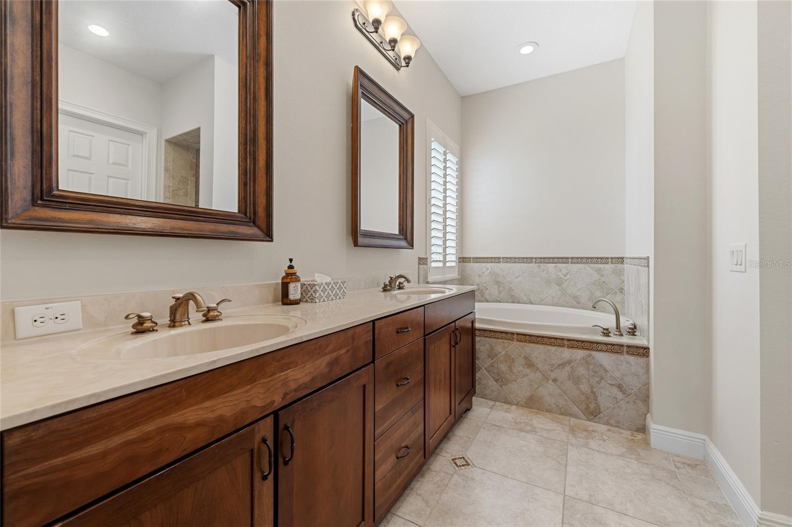 BALDWIN PARK UT 01 50 121 - Residential