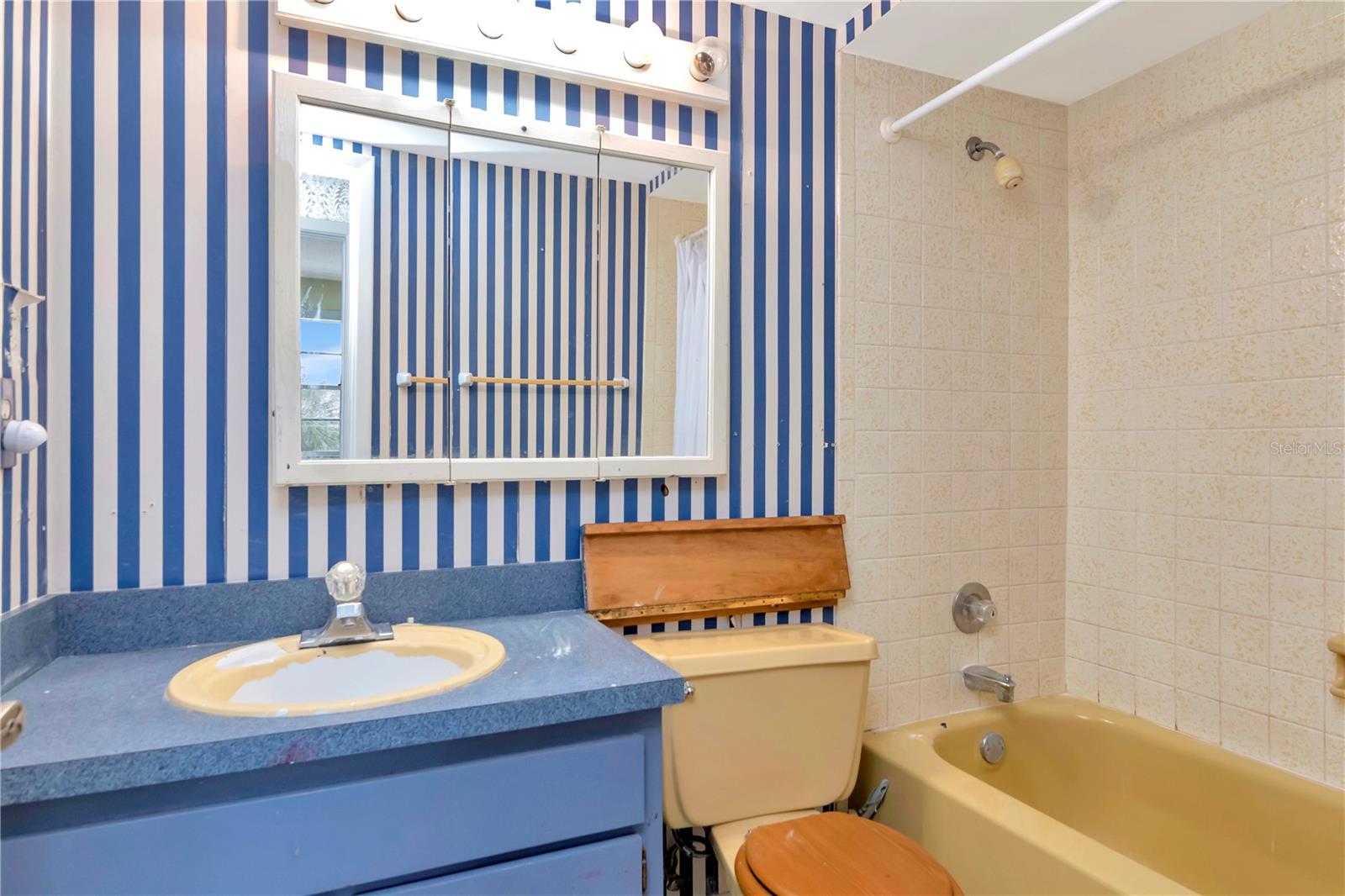 HILLSIDE UNIT 04 - Residential