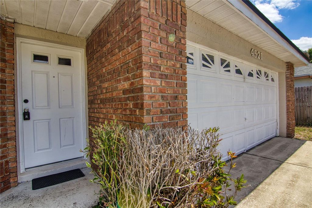 Photo of 4521 Bridgeton Lane, Orlando, FL 32817 (MLS # O6368465)
