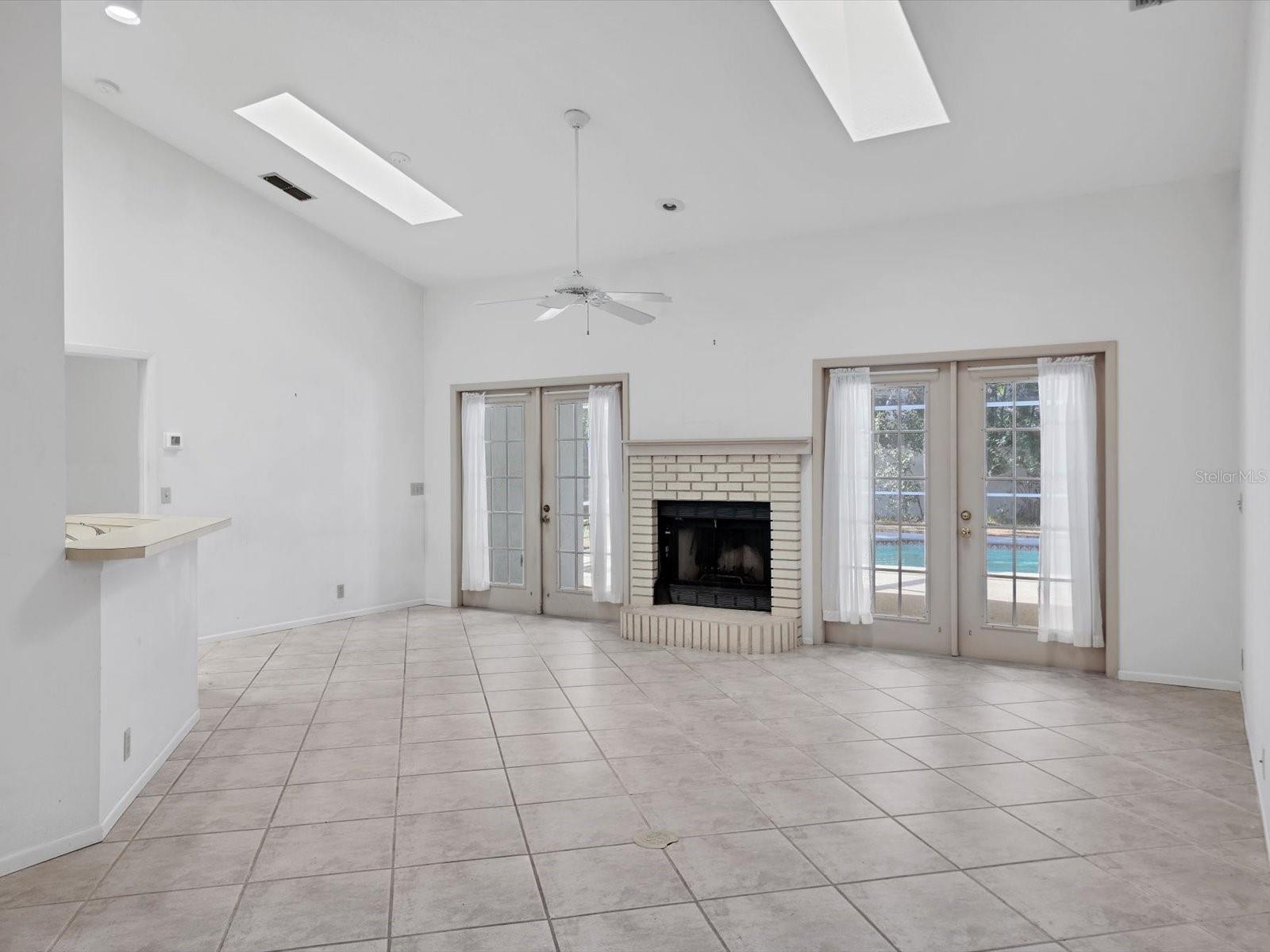 4816 79TH AVENUE PLAZA E