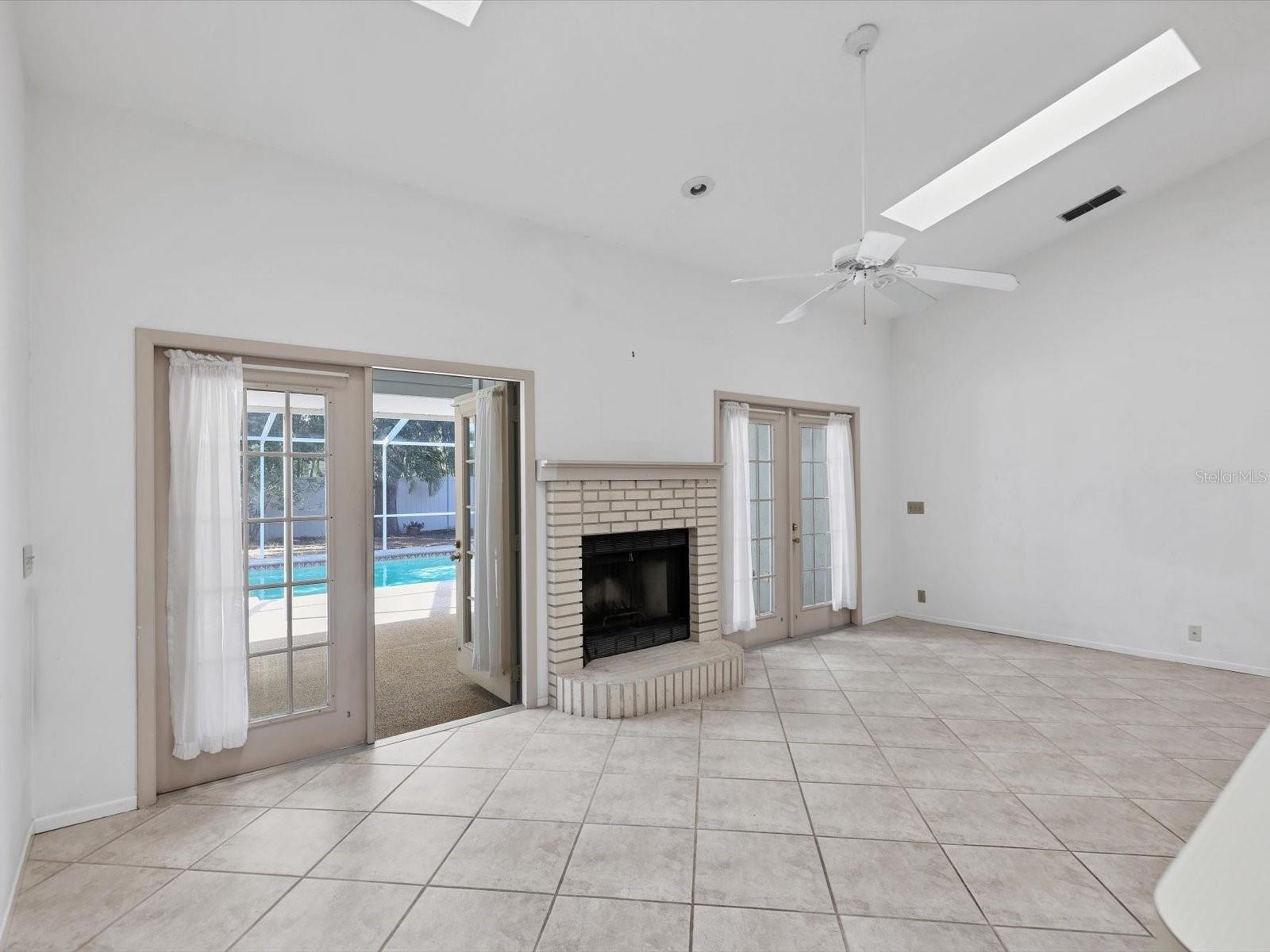 4816 79TH AVENUE PLAZA E