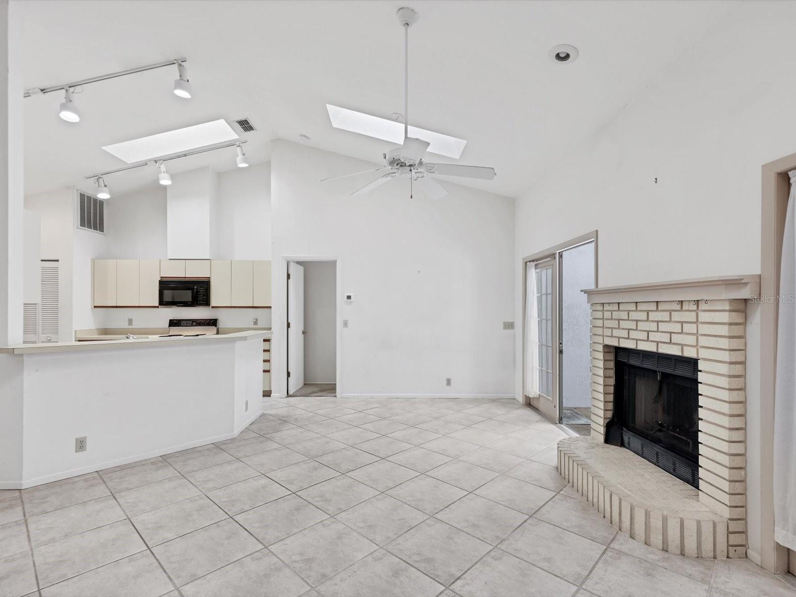 4816 79TH AVENUE PLAZA E