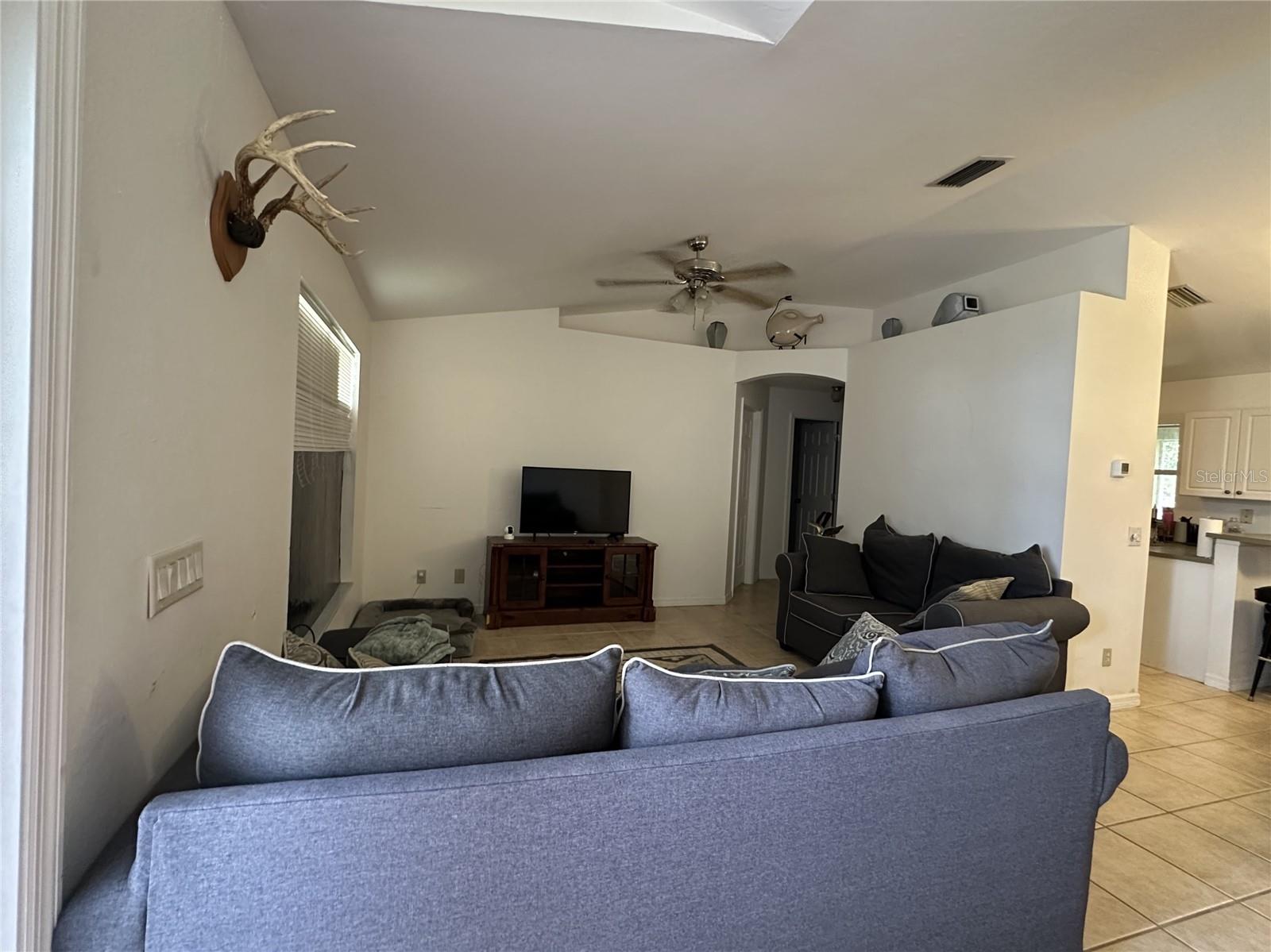 1609 LOG LANE