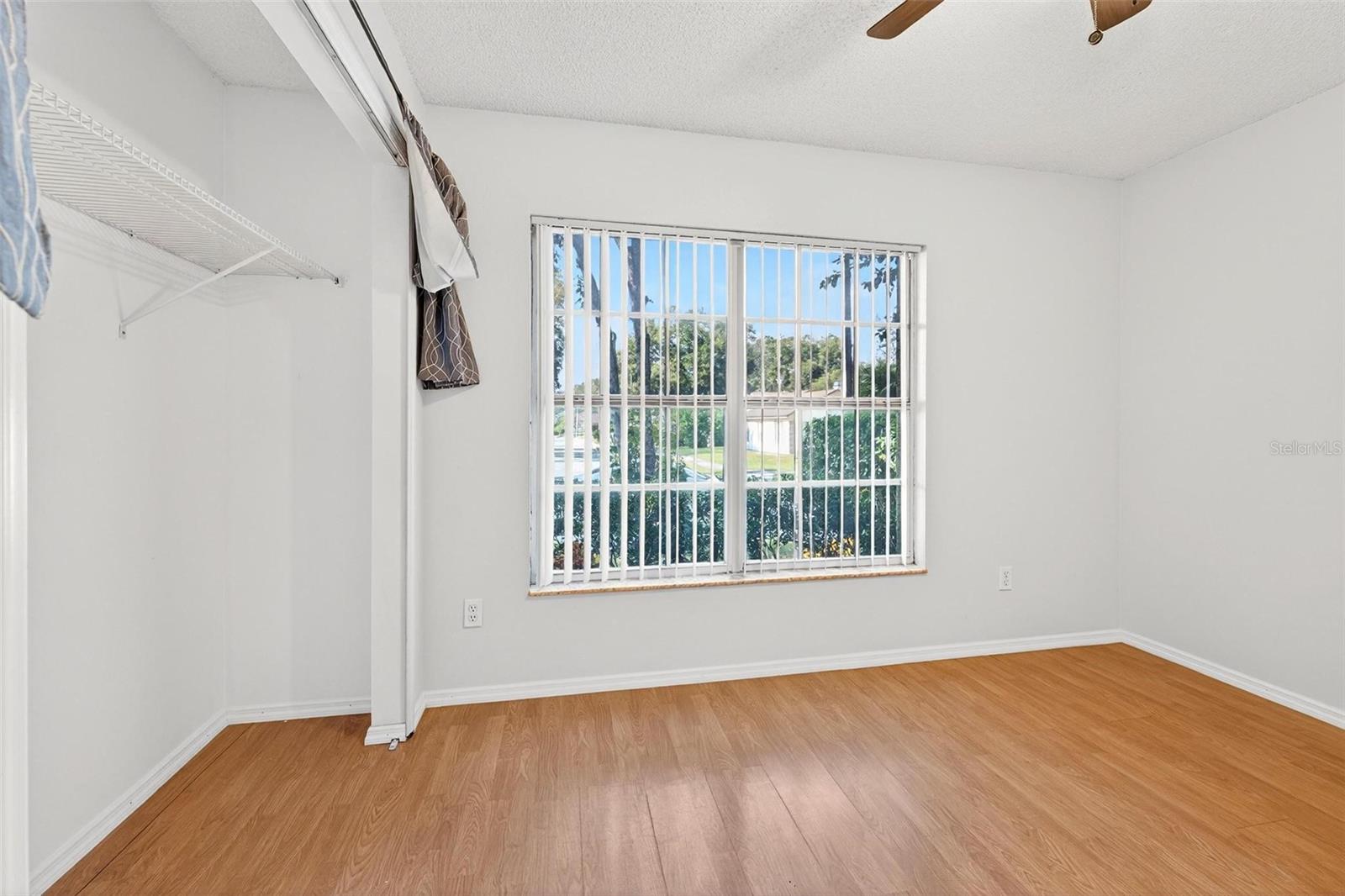 WHISPERING WINDS - Residential