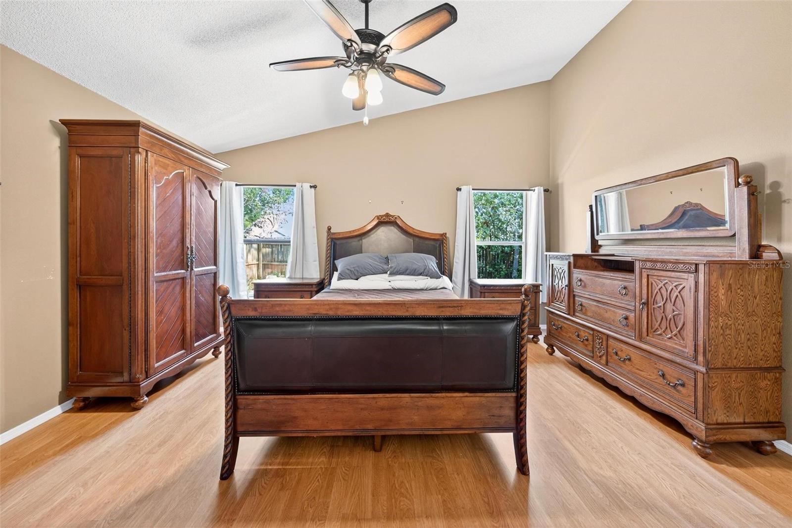 WHISPERING WINDS - Residential