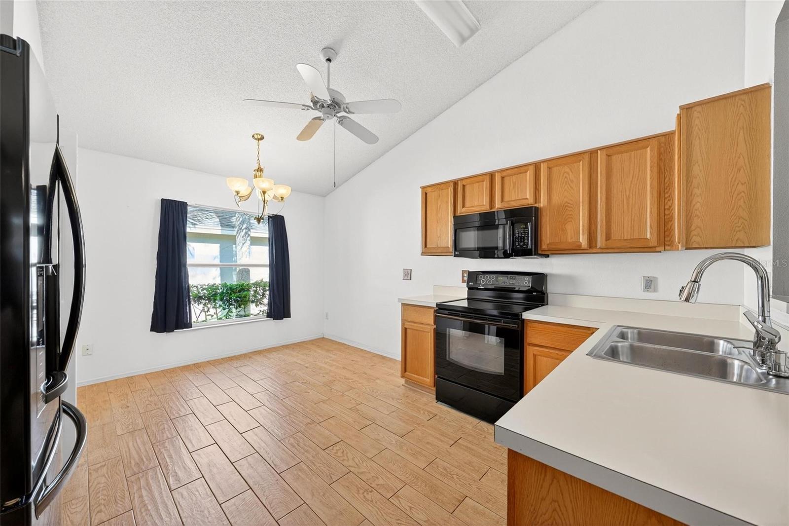 WHISPERING WINDS - Residential