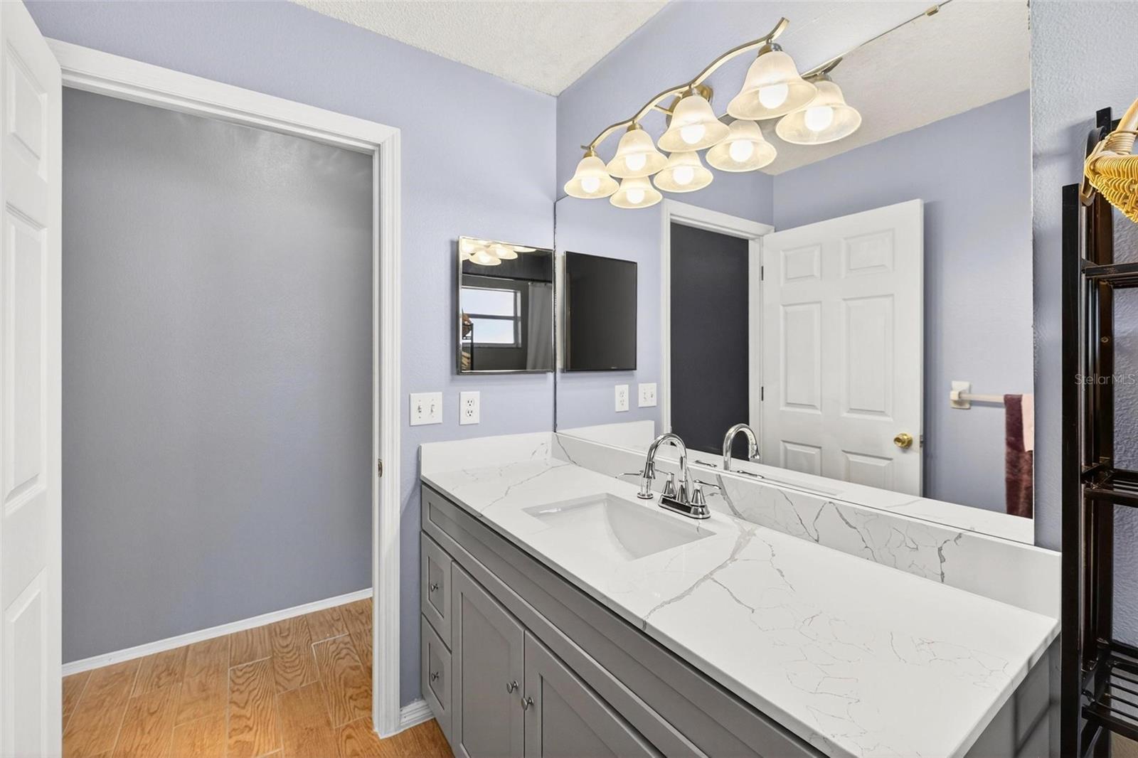 WHISPERING WINDS - Residential