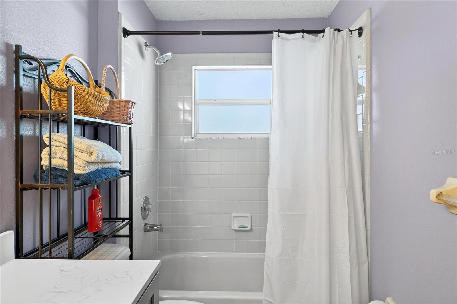 WHISPERING WINDS - Residential