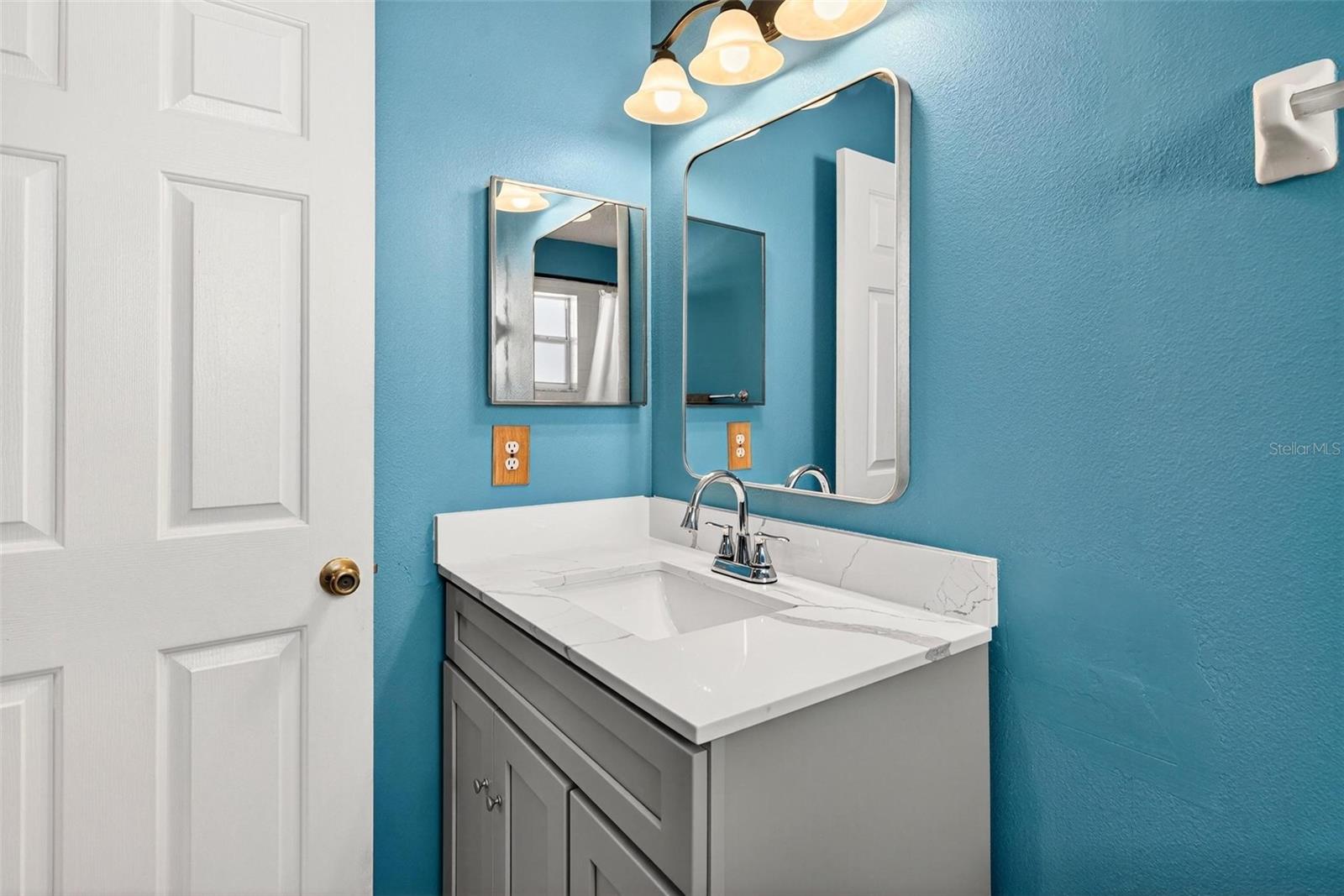 WHISPERING WINDS - Residential