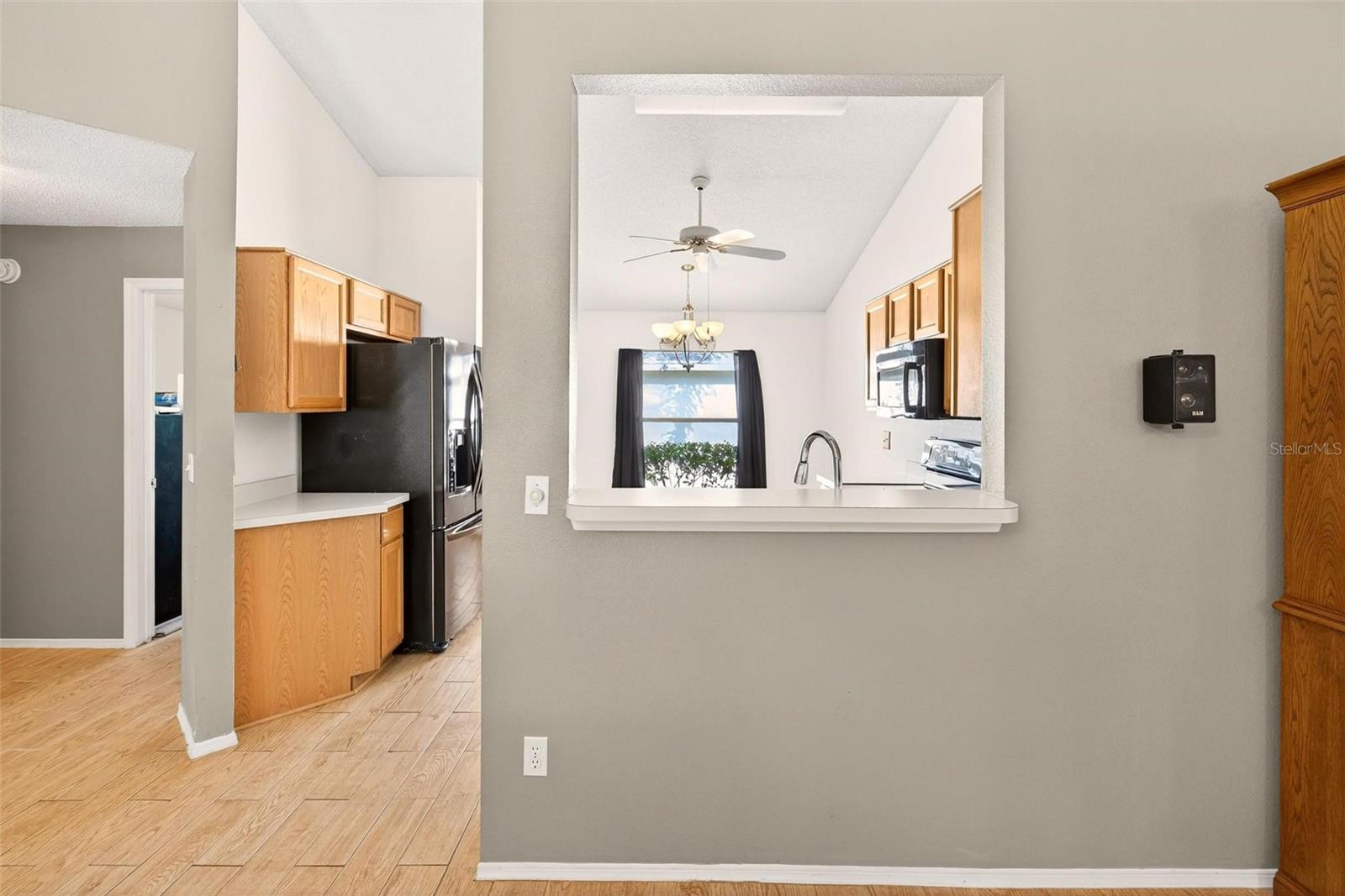 WHISPERING WINDS - Residential