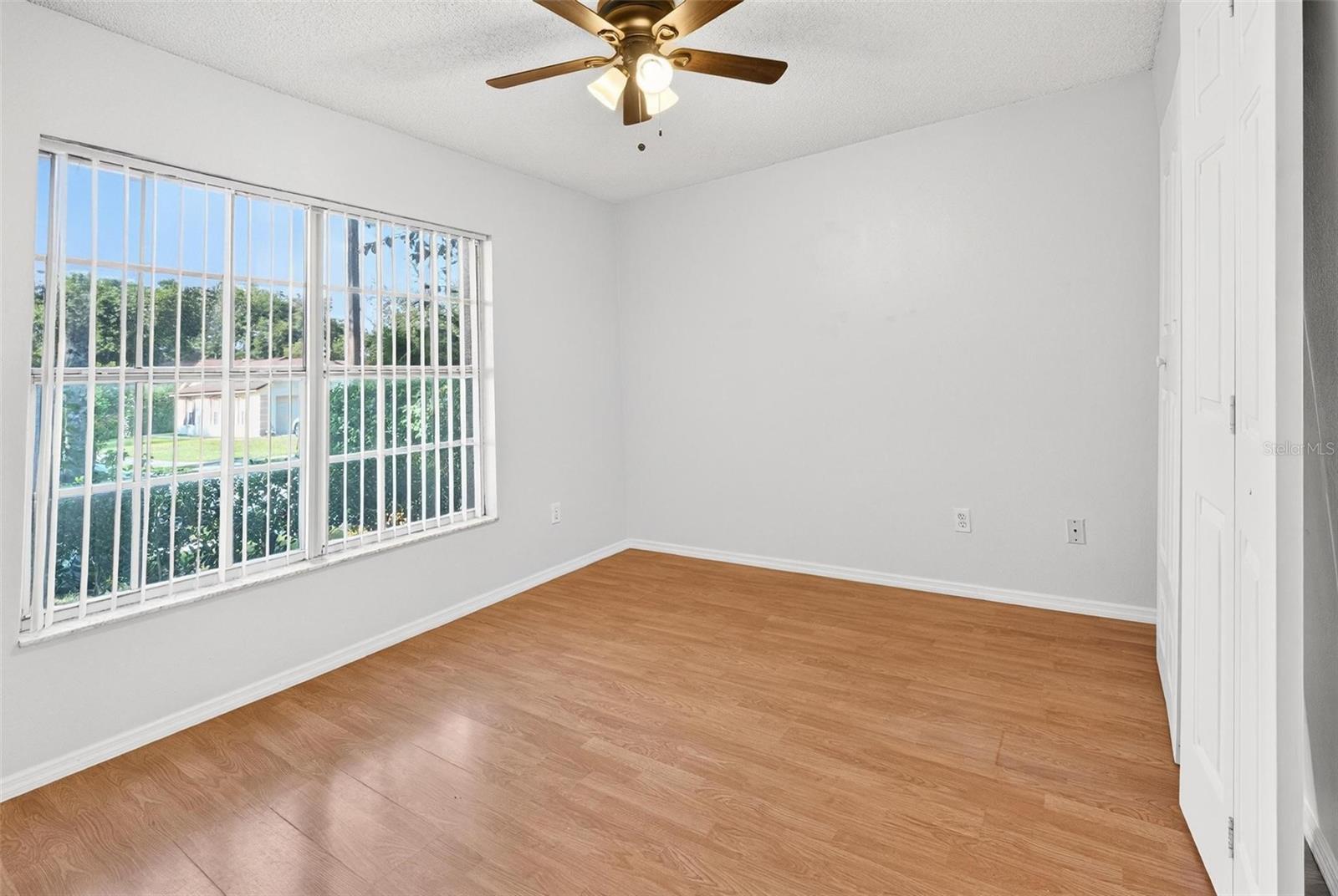 WHISPERING WINDS - Residential