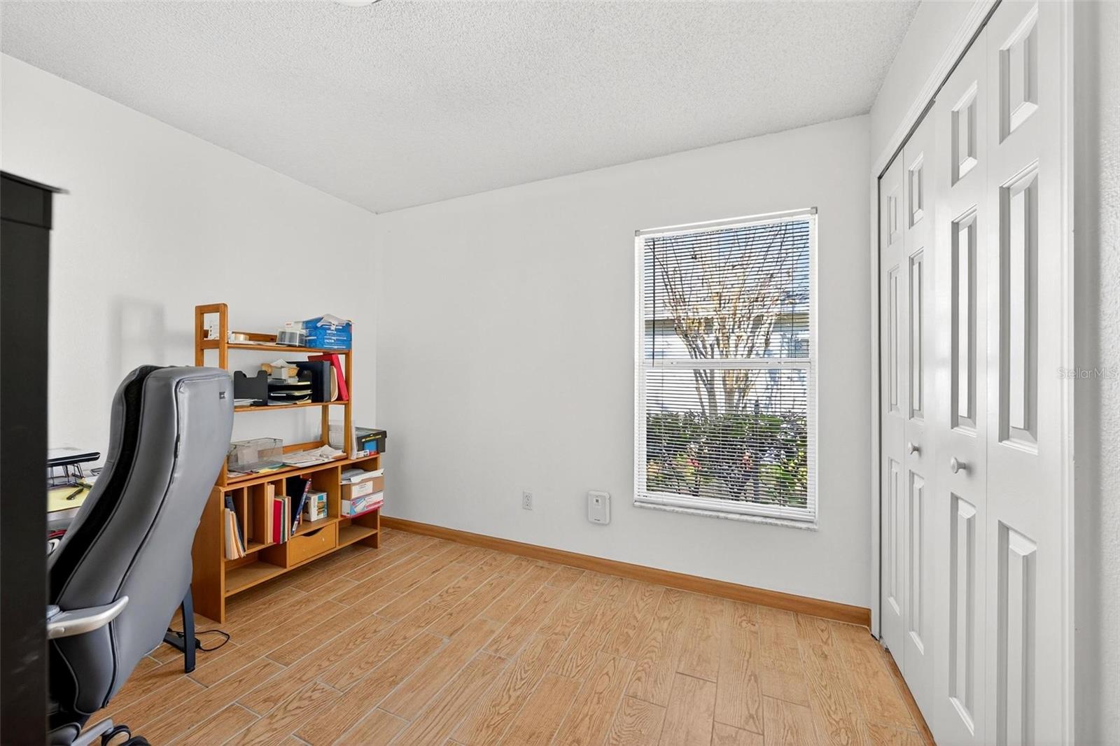 WHISPERING WINDS - Residential