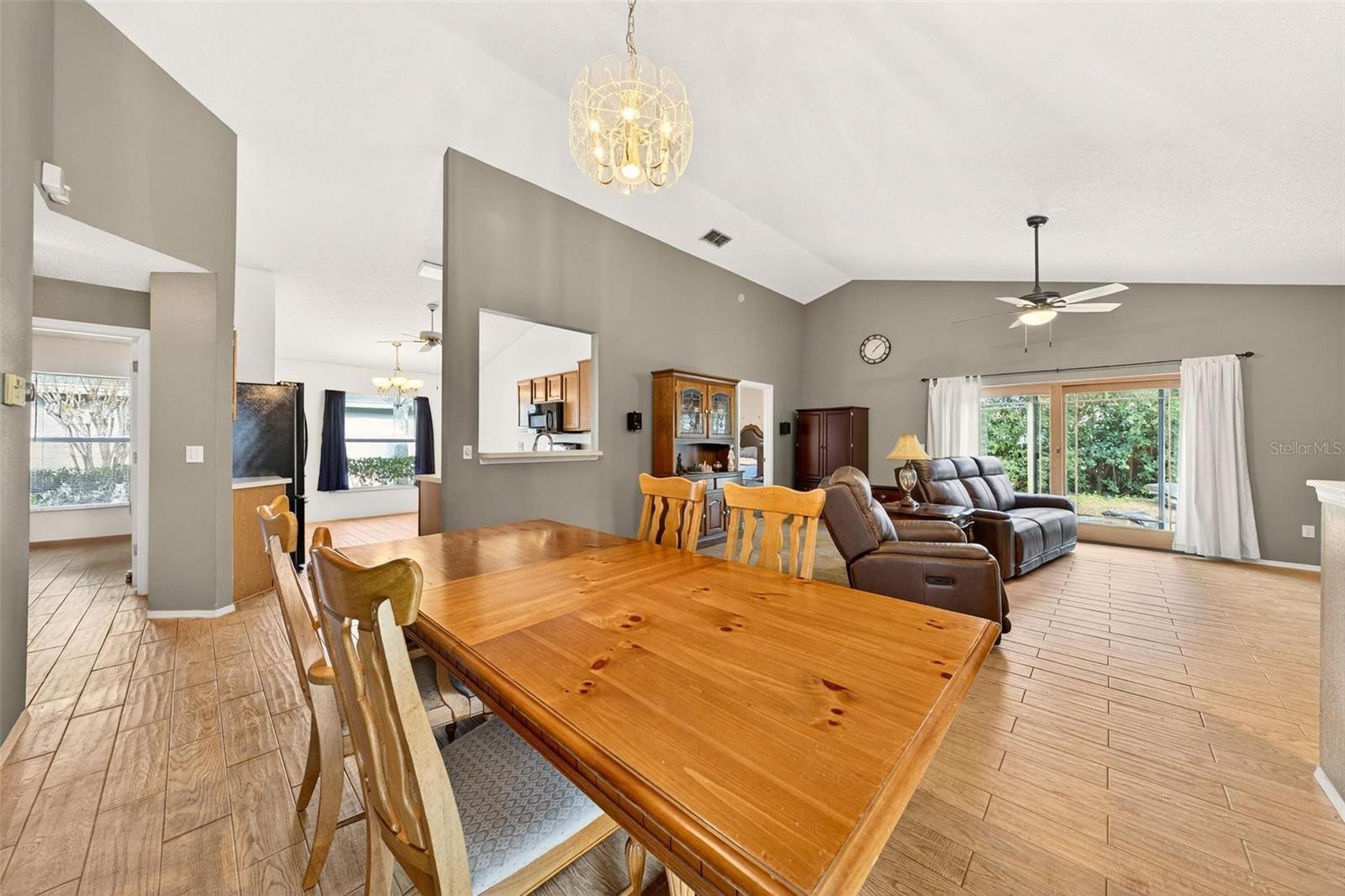 WHISPERING WINDS - Residential