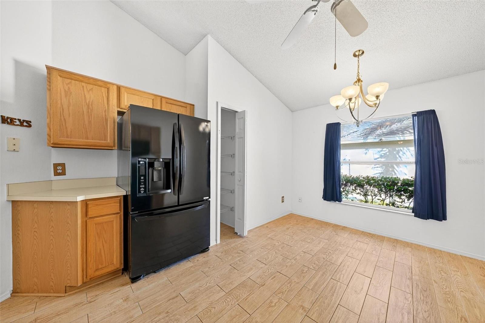 WHISPERING WINDS - Residential