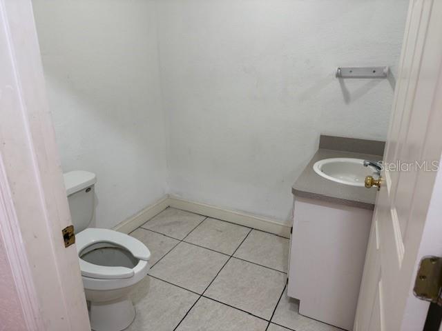 RESUB PIPKINS L N ADD - Commercial Lease