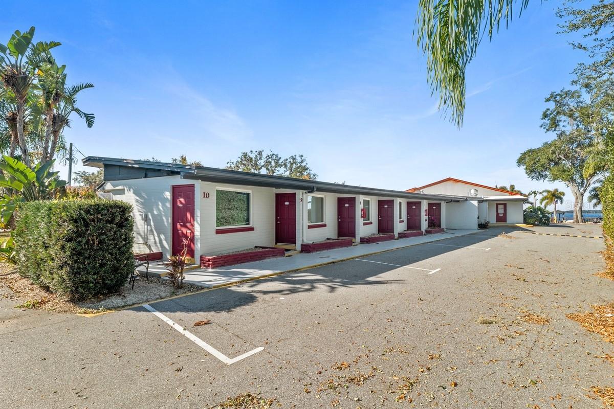 LAKE HAVEN - Commercial Sale