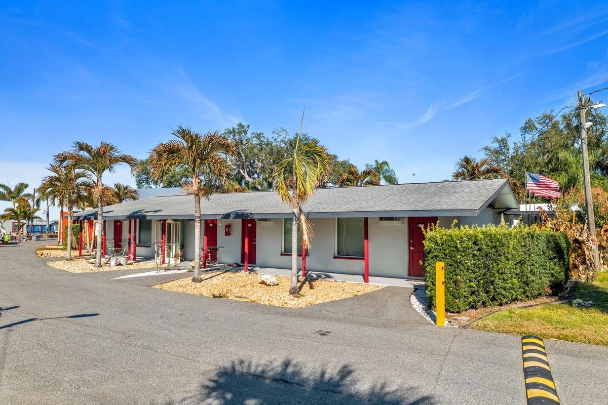 LAKE HAVEN - Commercial Sale